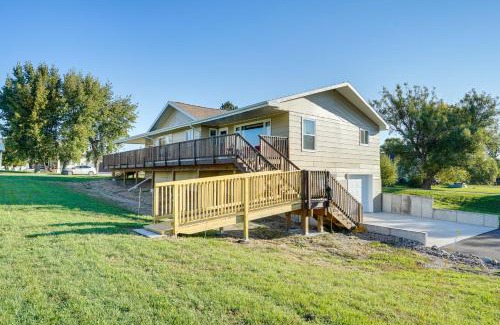 McClusky Casa | Deck and Yard Pet-Friendly McClusky Home!