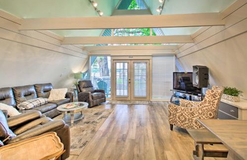 Lake Hamilton Casa | Deck, Boat Slip and Views Lake Hamilton Cabin!