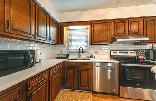 Winterville Casa | Deck & Fenced Yard: Family Home in Winterville