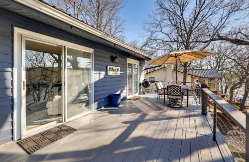 Jay Casa | Deck, Fire Pit and Grill Lakefront Oklahoma Abode