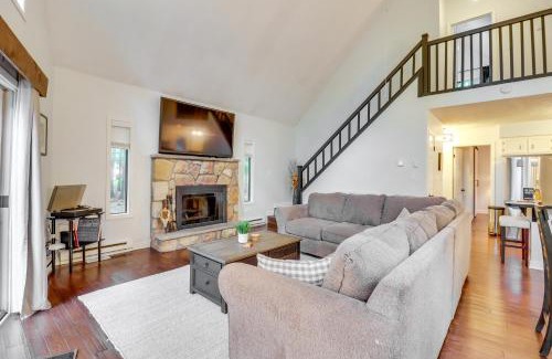 Albrightsville Casa | Deck, Fire Pit and Pool Access Pennsylvania Home!