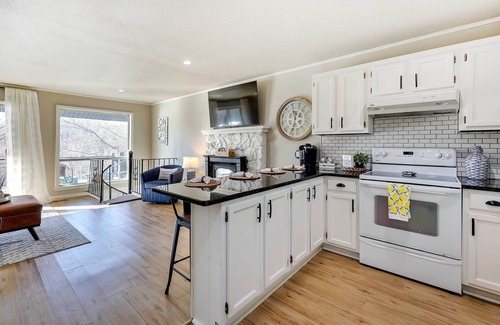 Jay Casa | Deck, Fire Pit & Grill: Lakefront Oklahoma Abode