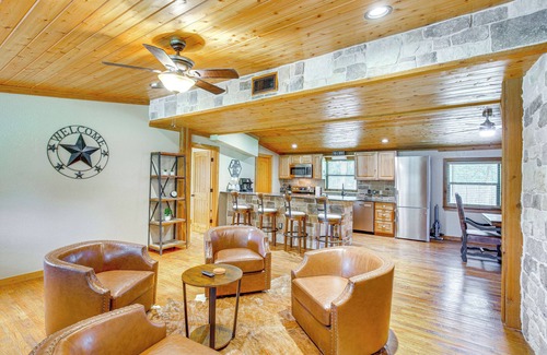 Pottsboro Casa | Deck & Fire Pit: Unique Pottsboro Haven