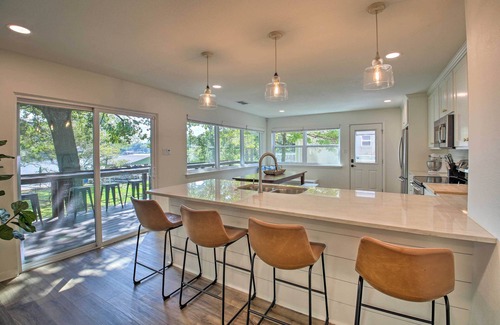 Piney Casa | Deck, Fire Pit: Waterfront Lake Hamilton Home