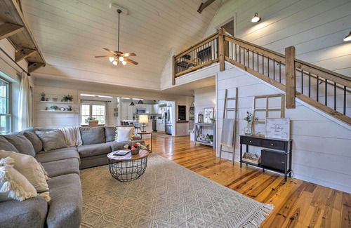 Lake Toxaway Casa | Deck + Fire Pits: Lake Toxaway Getaway!