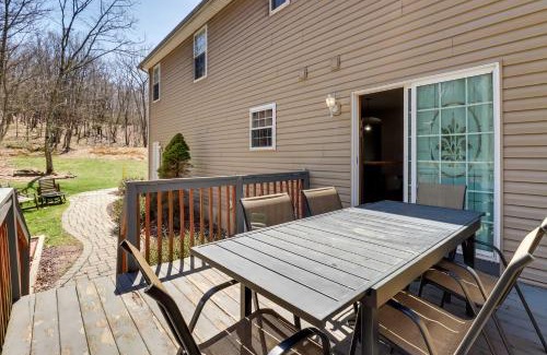 Albrightsville Casa | Deck, Game Room and Fire Pit Poconos Retreat