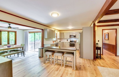 Tiger Casa | Deck & Game Room: Mountaintop Hideaway in Tiger!