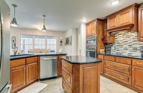 Heber Springs Casa | Deck & Gas Grill: Riverfront Home in Heber Springs