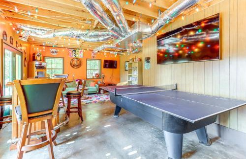 Unaka Casa | Deck, Grill and Mtn Views Warne Getaway!
