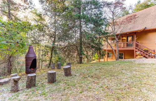 Unaka Casa | Deck, Grill and Mtn Views Warne Getaway!