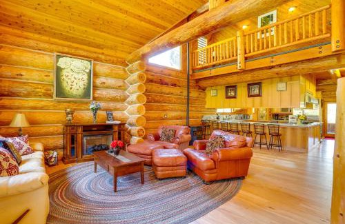 Junction City Casa | Deck, Grill and River Access California Escape!