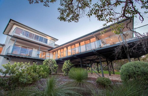 Eagle Bay Casa | Deck House I Private Properties