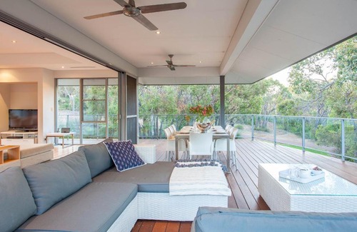 Eagle Bay Casa | Deck House I Private Properties