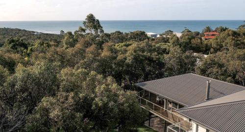 Eagle Bay Casa | Deck House I Private Properties