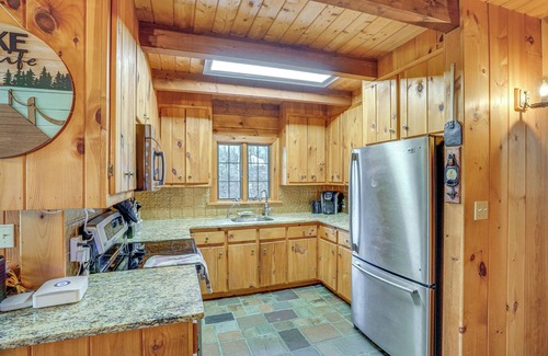 Athens Cabina | Deck, Lake Access: Family-Friendly Cabin in Athens