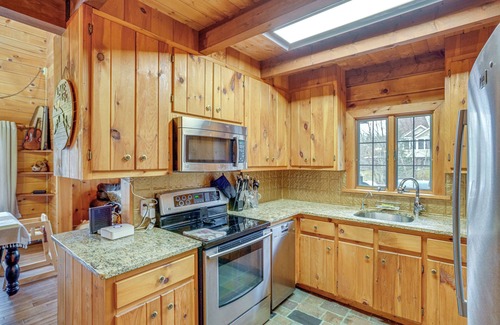 Athens Cabina | Deck, Lake Access: Family-Friendly Cabin in Athens