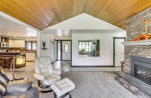 Libby Casa | Libby Home on Golf Course w/ Deck & Mtn Views!