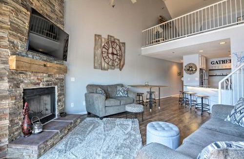 Kaiser Apartamento | Deck, Pool and Views Lake of the Ozarks Condo