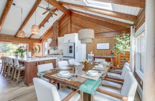 Belle Mead Casa | Deck, Sauna and Fire Pits Upscale Belle Mead Cabin
