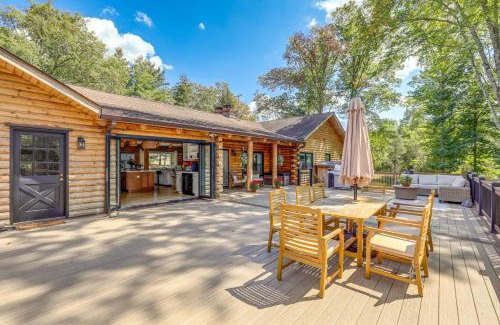 Belle Mead Casa | Deck, Sauna and Fire Pits Upscale Belle Mead Cabin