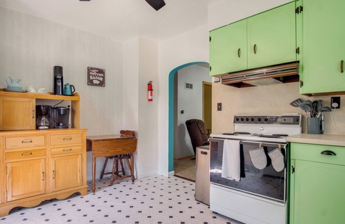 Rock Rapids Casa | Deck & Spacious Yard: Family Home in Rock Rapids!