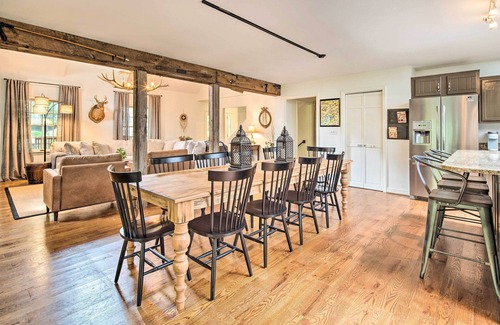 Chimney Rock Cabaña | Deck w/ Fireplace: Pet-friendly Lake Lure Retreat