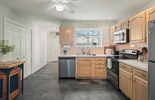 Tafton Cabaña | Deck w/ Lake Views, Fireplace, Shuffleboard, and Office Lakeside Retreat