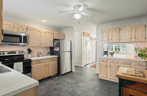 Tafton Cabaña | Deck w/ Lake Views, Fireplace, Shuffleboard, and Office Lakeside Retreat