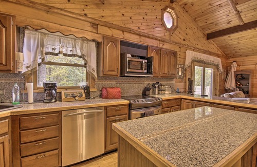 James Creek Cabaña | ¡NUEVO! Raystown Lake Cabin con acceso a casa flotante atracada