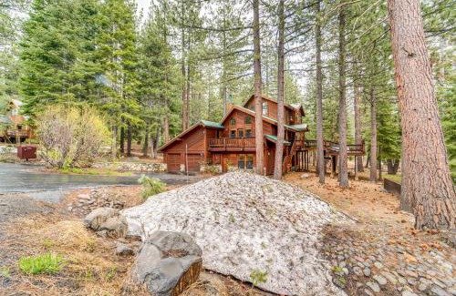 Truckee Casa | Deck with Hot Tub Serene Cabin in Truckee