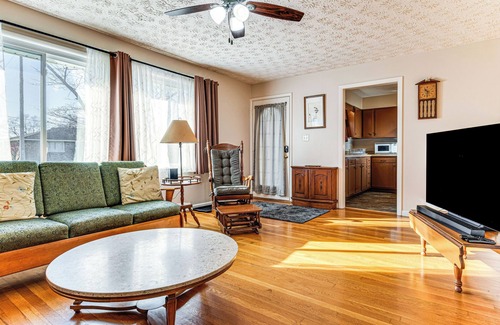 Columbus Casa | Deck & Workstations: Central Columbus Home