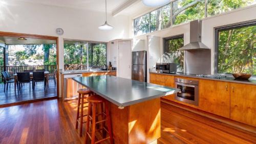 Woorim Casa | Decked out for a Fantastic Holiday - Winnett St, Woorim (Upstairs only)