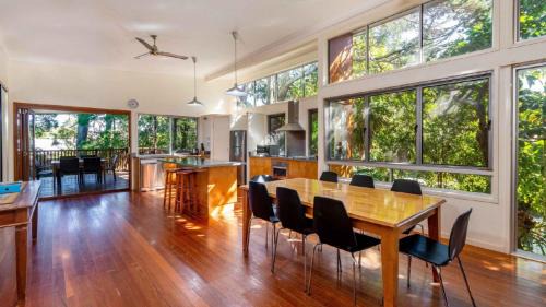 Woorim Casa | Decked out for a Fantastic Holiday - Winnett St, Woorim (Upstairs only)