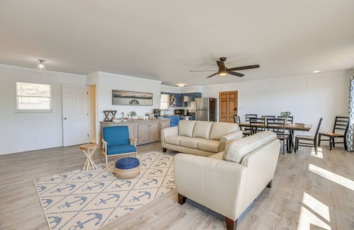 Shelby Casa | Decks & Boat Dock: 'The View on Lay Lake!'