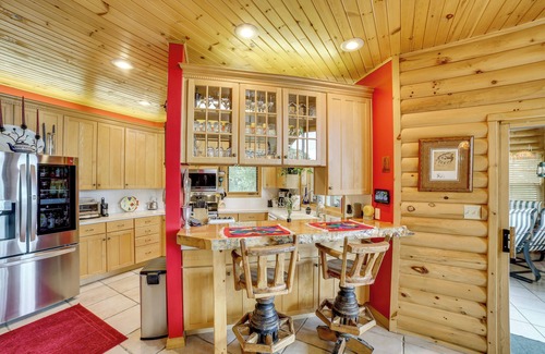 Shell Knob Cabina | Decks & Views: Spacious Cabin Near Table Rock Lake