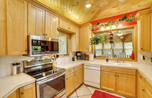 Shell Knob Cabina | Decks & Views: Spacious Cabin Near Table Rock Lake