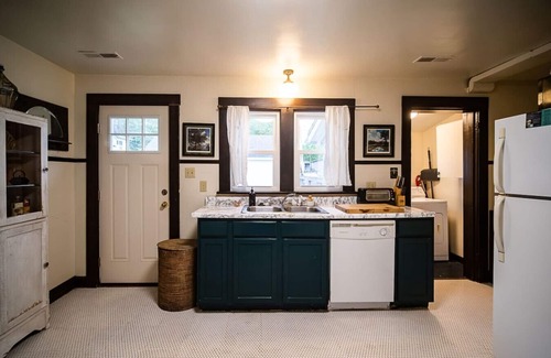 Bloomington Casa | Decorative Home Near IU Stadium