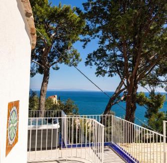Vietri sul Mare Casa | Decori Suites Amalfi Coast - Free Parking