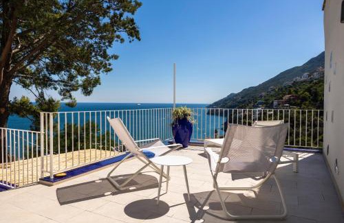 Vietri sul Mare Casa | Decori Suites Amalfi Coast - Free Parking