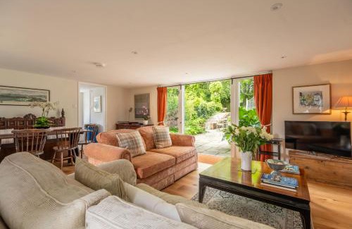 Higham Casa | Dedham Vale Cottage with Swimming Pool - Yew Tree Barn