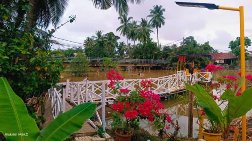 Kampung Teluk Reba Apartamento | Dee Riverside Homestay airport kota Bharu