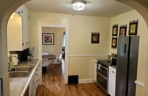 Cheyenne Casa | Dee's Cottage, Central, Entire Home, Pet Friendly.