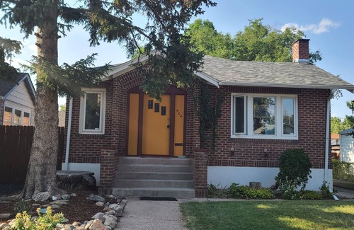 Cheyenne Casa | Dee's Cottage, Central, Entire Home, Pet Friendly.