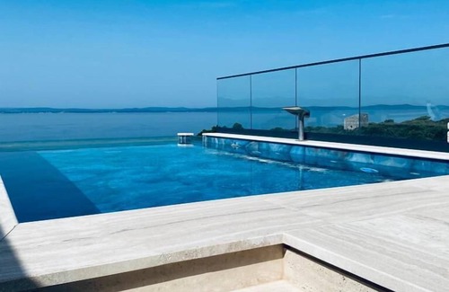 Kozino Apartamento | Deen Deluxe Penthouse with infinity pool