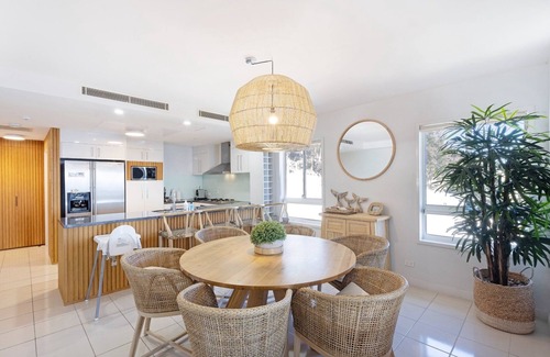 Brisbane Waterfront Casa | Deep Blue 14 Apartment - Halekai Moreton island