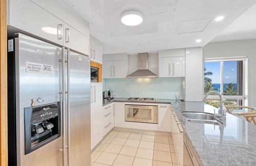 Brisbane Waterfront Casa | Deep Blue 14 Apartment - Halekai Moreton island