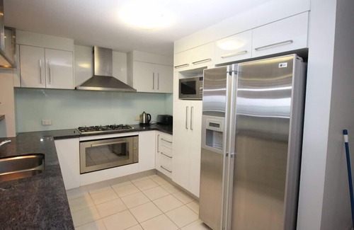 Brisbane Waterfront Casa | Deep Blue Apartment 1