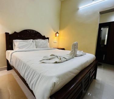 Aadit Casa | Deep Rich Farm villa Munnar