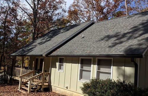 Eatonton Cabina | Quiet Cove, Deep Water Cove, WI-FI, de fácil acceso, excelente para nadar y pescar.