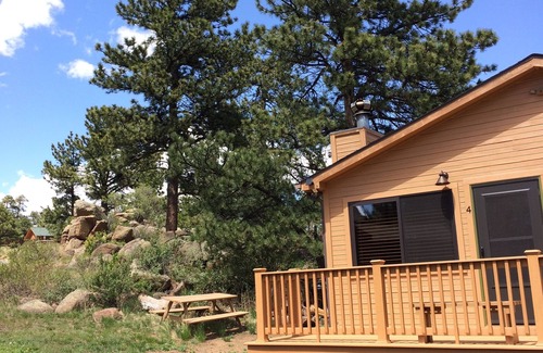 Estes Park Cabina | Cabina acogedora de ciervos junto al río Big Thompson, cerca de R. M.N. Parque.